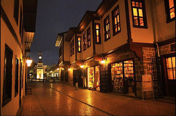 Ankara di notte, foto di Ankara'dan - Flickr.jpg Ankara di notte, foto di Ankara'dan - Flickr.jpg